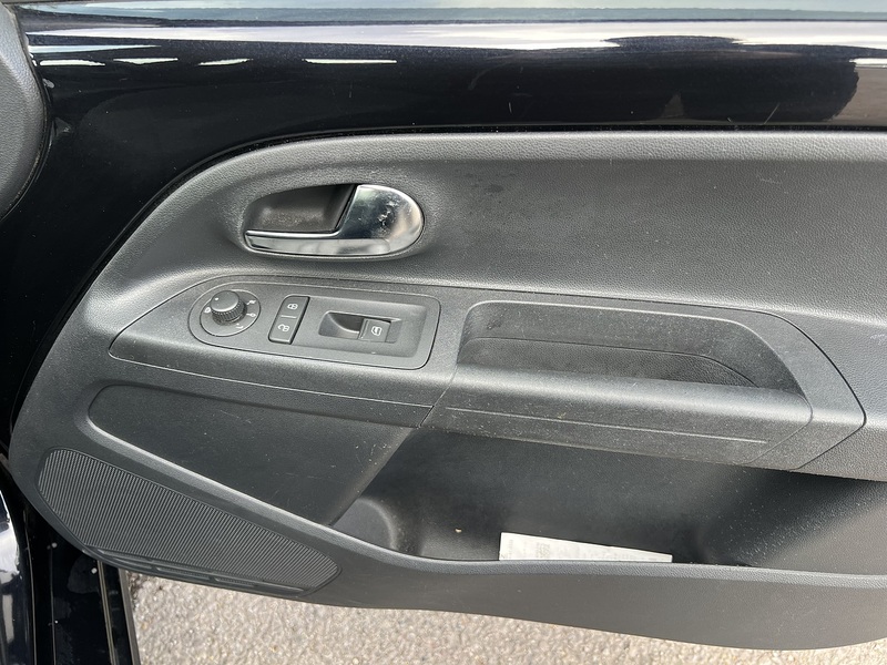 Volkswagen Up Move Up - U11834