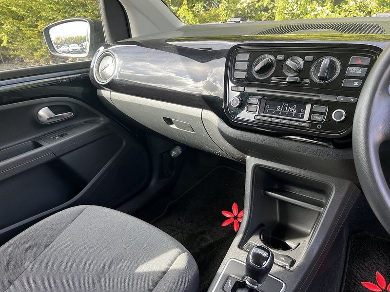 Volkswagen Up Move Up - U11834
