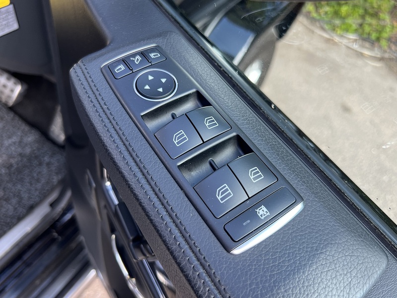 Mercedes-Benz G-Class G350d Luxury - U11838