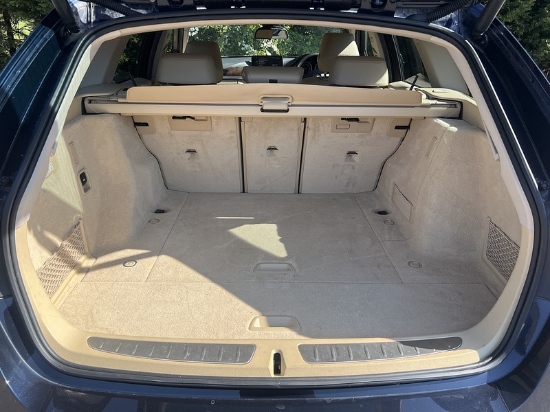BMW 3 Series 320D Luxury Touring - U11845