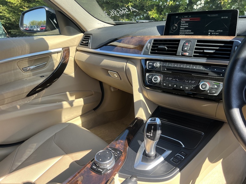 BMW 3 Series 320D Luxury Touring - U11845