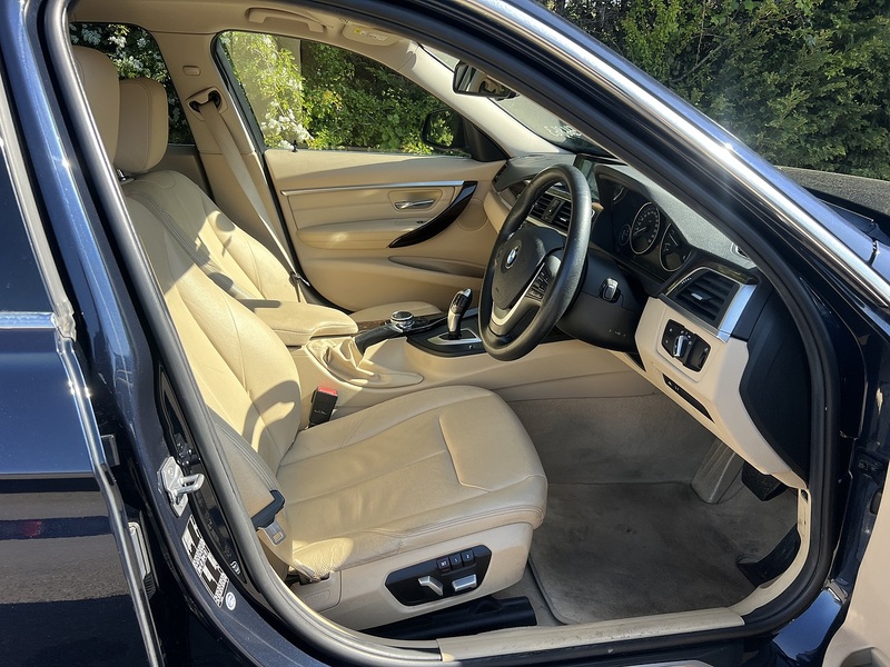 BMW 3 Series 320D Luxury Touring - U11845