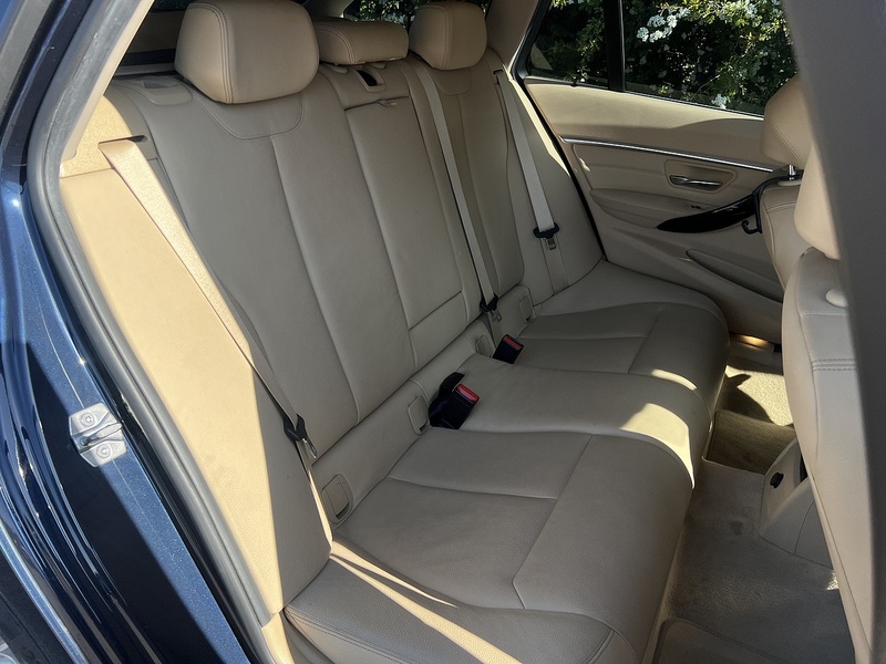 BMW 3 Series 320D Luxury Touring - U11845