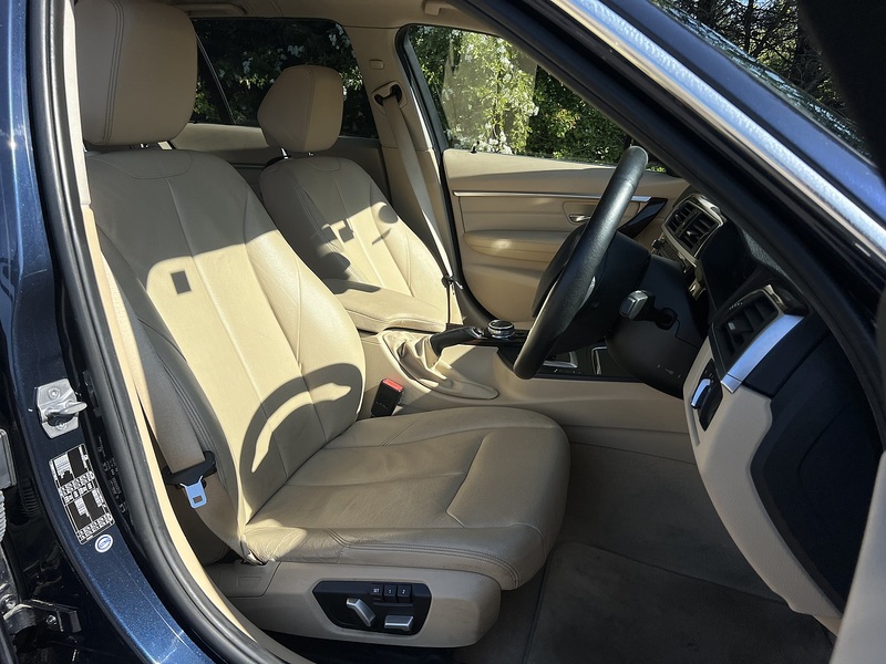BMW 3 Series 320D Luxury Touring - U11845