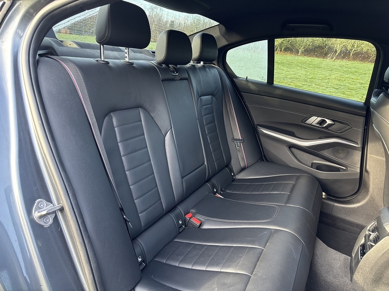 BMW 3 Series 320i M Sport - U11848