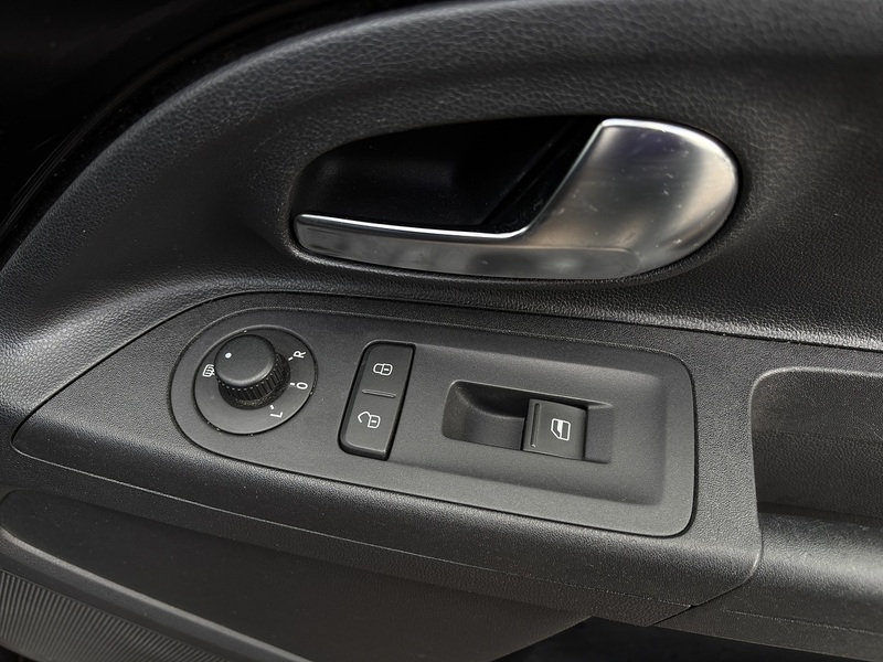 Volkswagen Up High Up - U11849