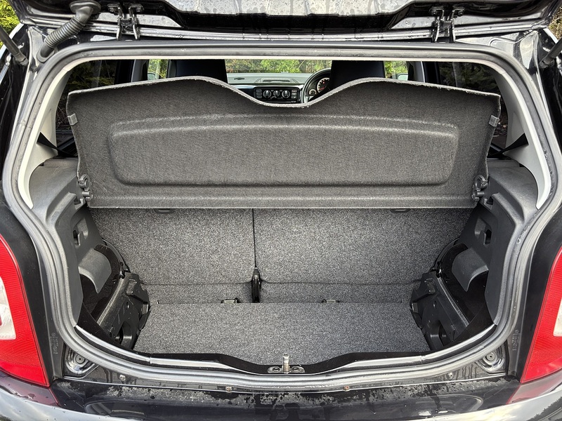 Volkswagen Up High Up - U11849