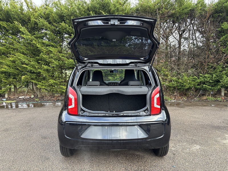 Volkswagen Up High Up - U11849