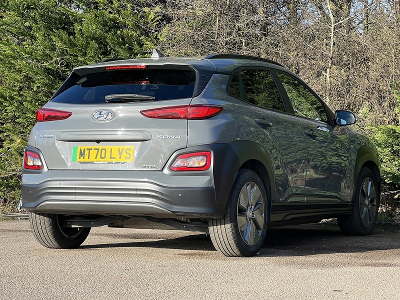 Hyundai KONA Premium SE - U11868