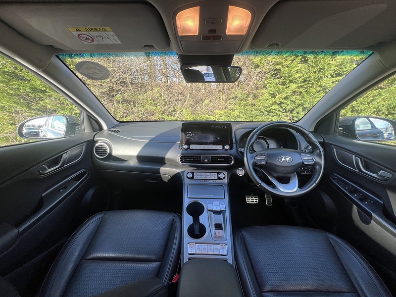 Hyundai KONA Premium SE - U11868