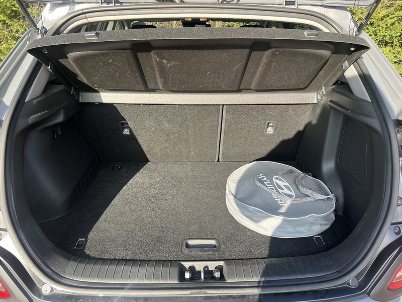 Hyundai KONA Premium SE - U11868