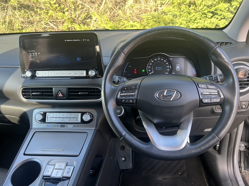 Hyundai KONA Premium SE - U11868