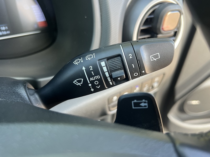 Hyundai KONA Premium SE - U11868