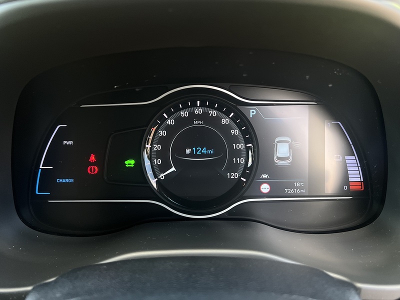 Hyundai KONA Premium SE - U11868