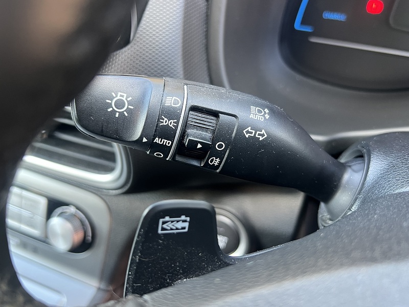 Hyundai KONA Premium SE - U11868