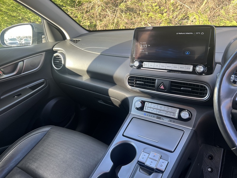 Hyundai KONA Premium SE - U11868