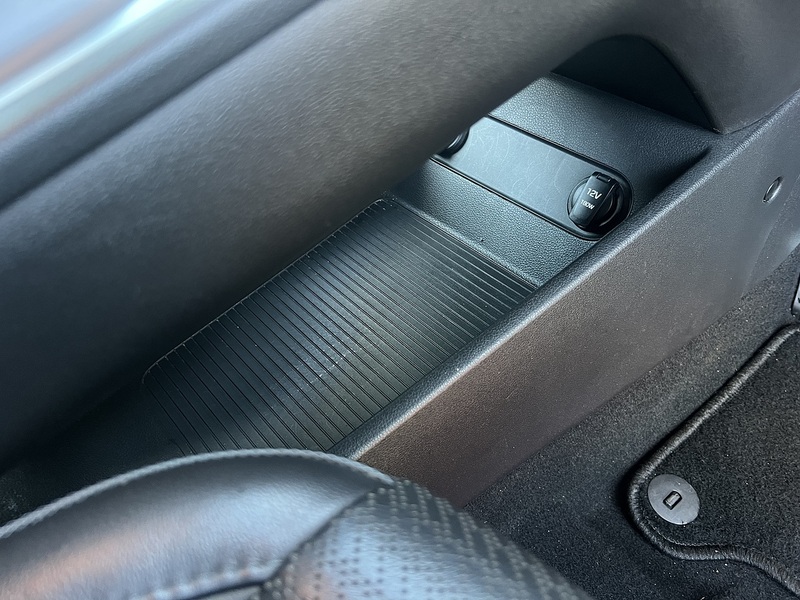 Hyundai KONA Premium SE - U11868