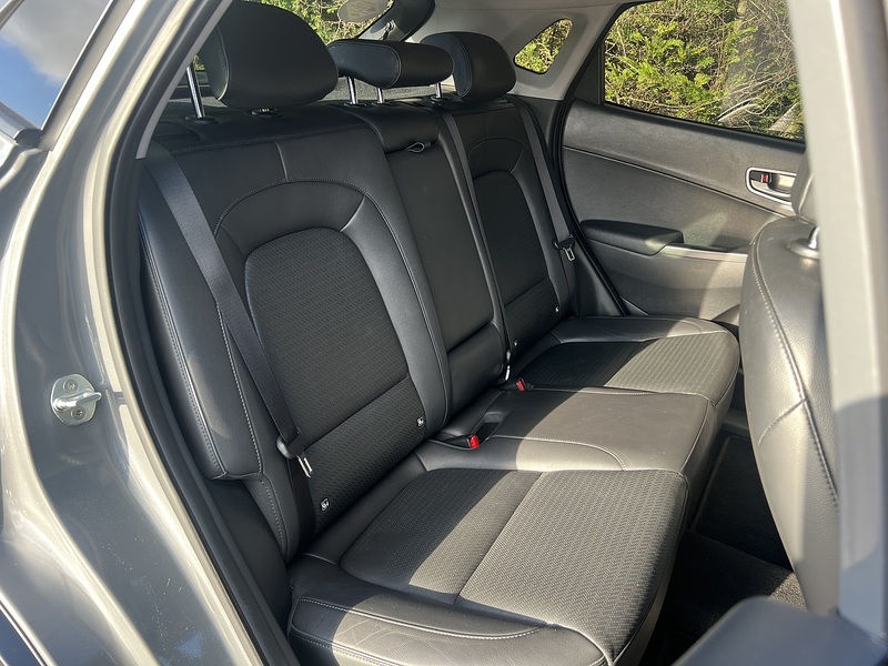 Hyundai KONA Premium SE - U11868