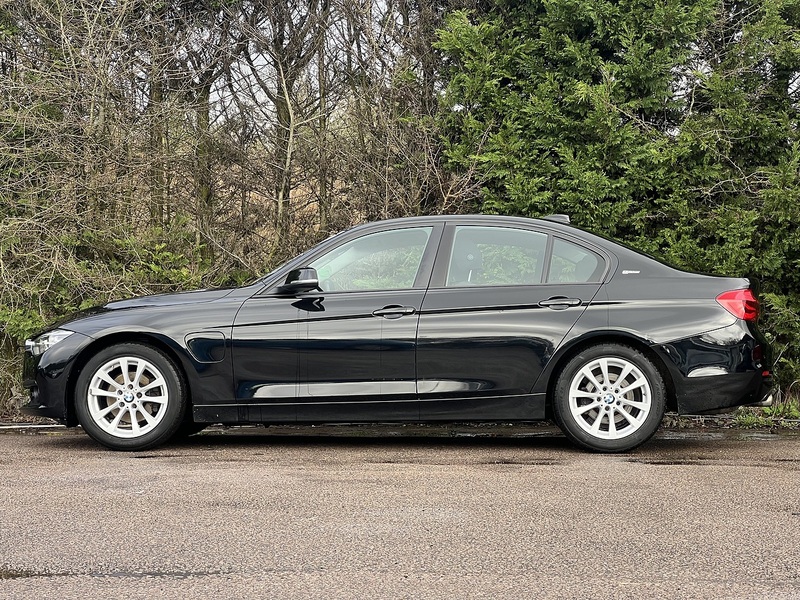 BMW 3 Series 330e SE - U11869