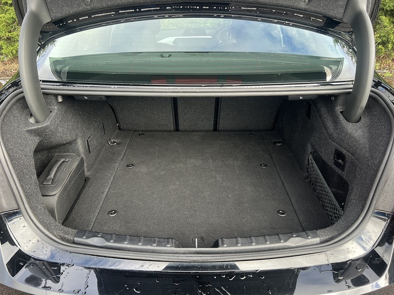 BMW 3 Series 330e SE - U11869