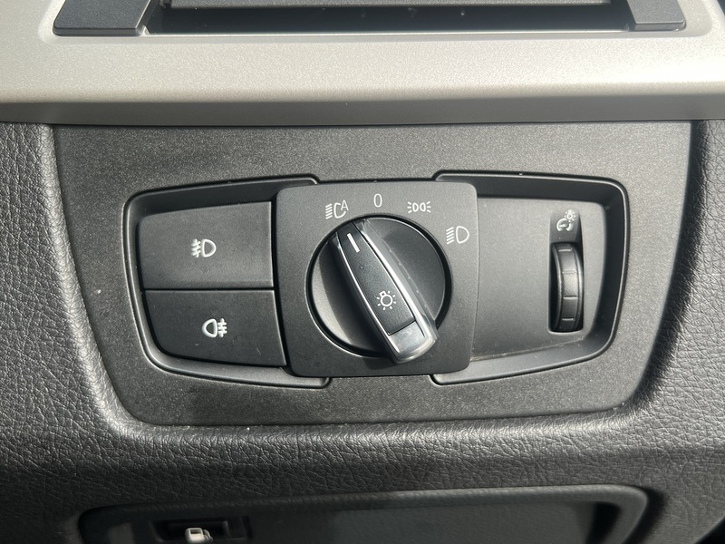 BMW 3 Series 330e SE - U11869