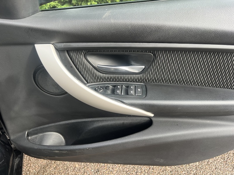 BMW 3 Series 330e SE - U11869