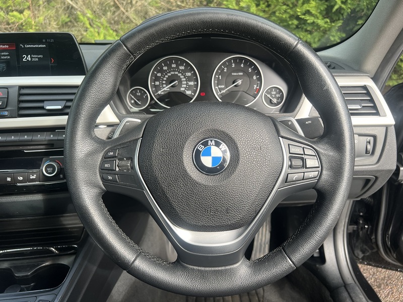 BMW 3 Series 330e SE - U11869