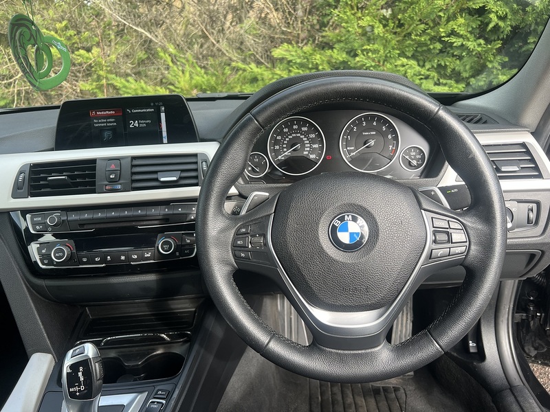 BMW 3 Series 330e SE - U11869