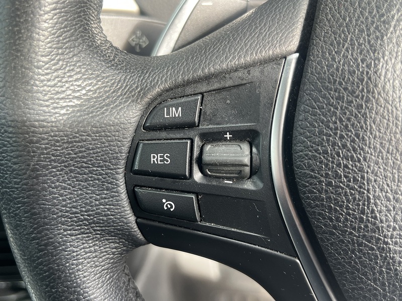 BMW 3 Series 330e SE - U11869