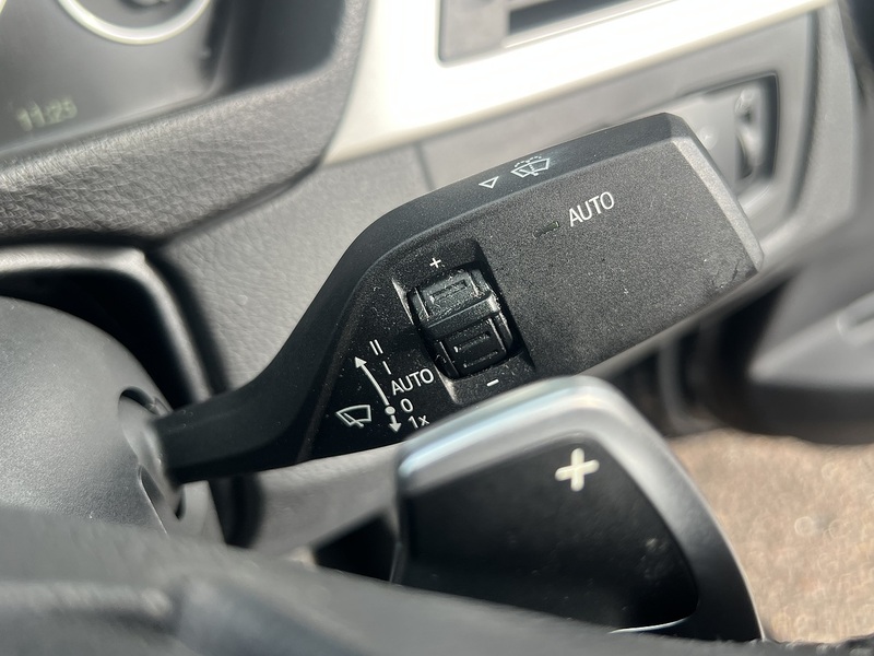 BMW 3 Series 330e SE - U11869