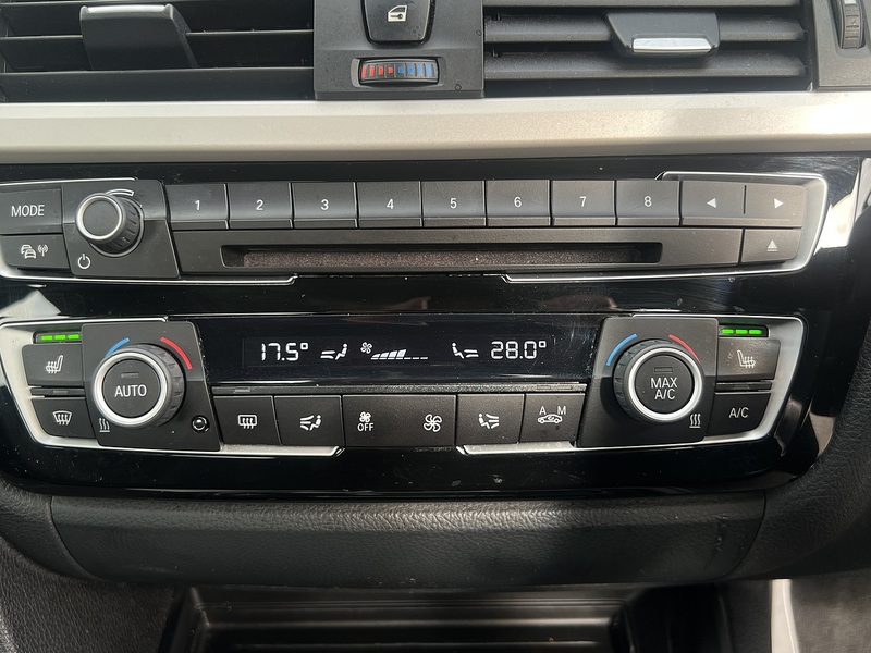 BMW 3 Series 330e SE - U11869