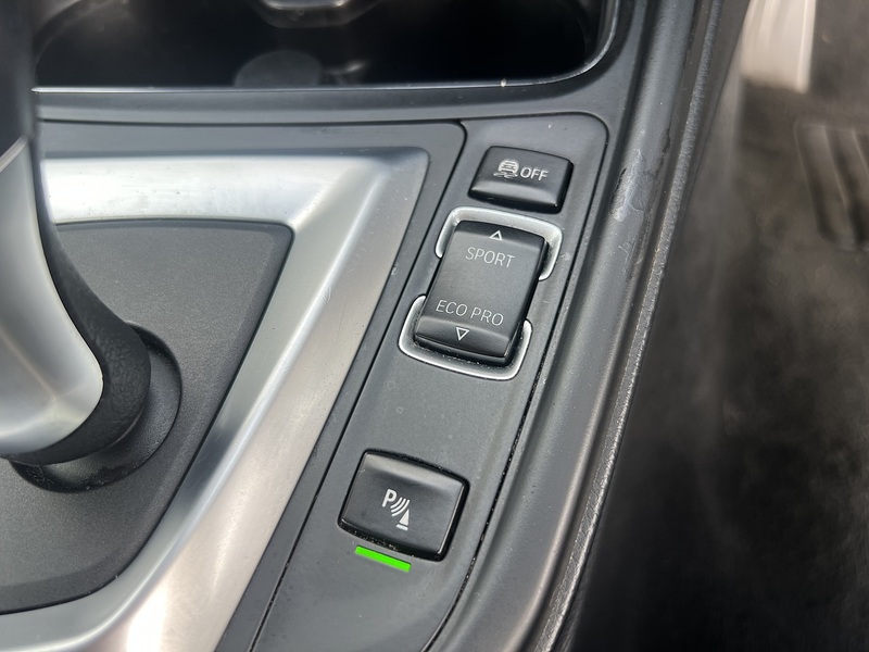 BMW 3 Series 330e SE - U11869