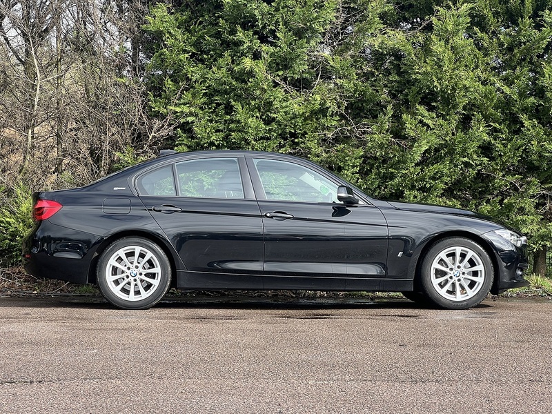 BMW 3 Series 330e SE - U11869