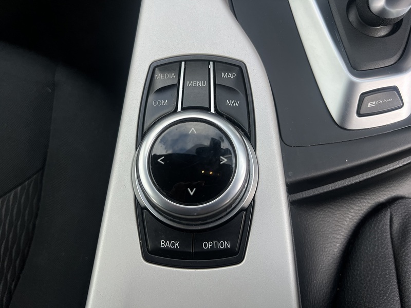 BMW 3 Series 330e SE - U11869