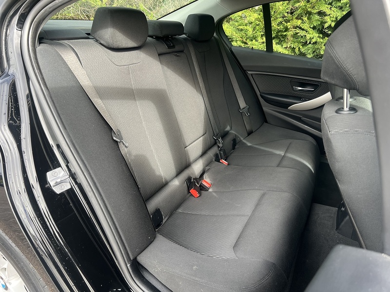 BMW 3 Series 330e SE - U11869