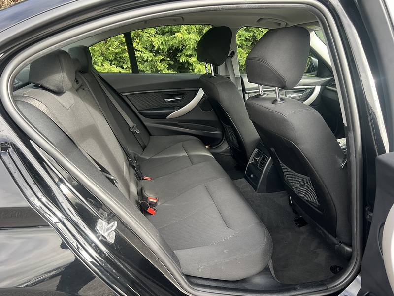 BMW 3 Series 330e SE - U11869