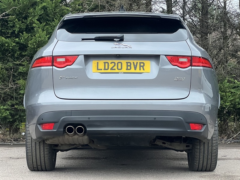 Jaguar F-PACE D180 Chequered Flag - U11870