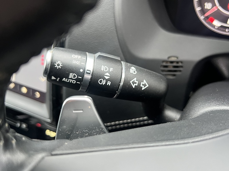 Jaguar F-PACE D180 Chequered Flag - U11870