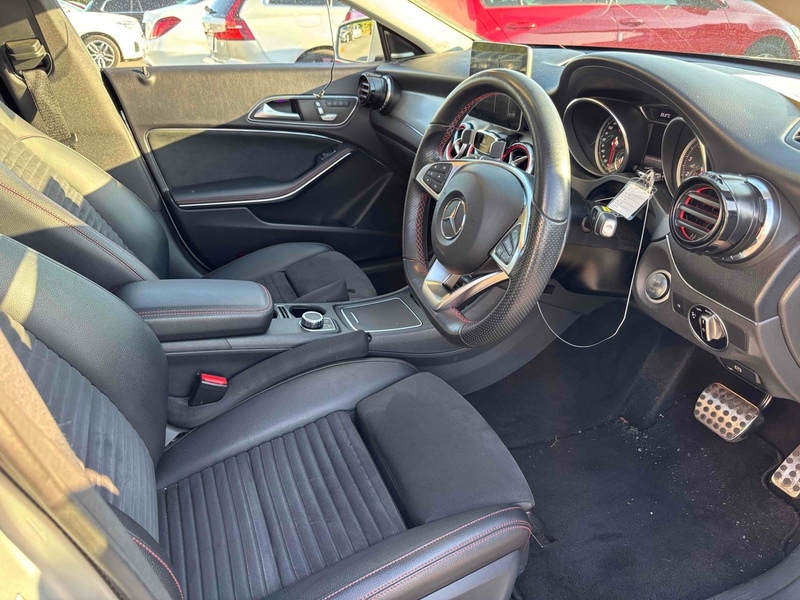 Mercedes-Benz Cla CLA180 Shooting Brake - U11872