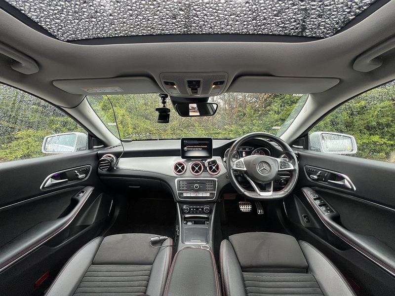 Mercedes-Benz Cla Cla 180 Amg Line Premium Plus - U11872