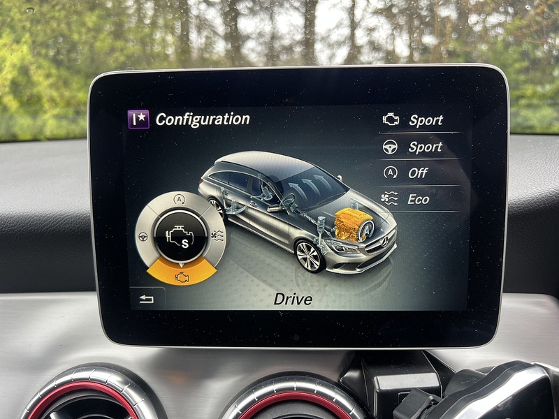 Mercedes-Benz Cla Cla 180 Amg Line Premium Plus - U11872