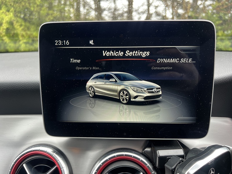 Mercedes-Benz Cla Cla 180 Amg Line Premium Plus - U11872