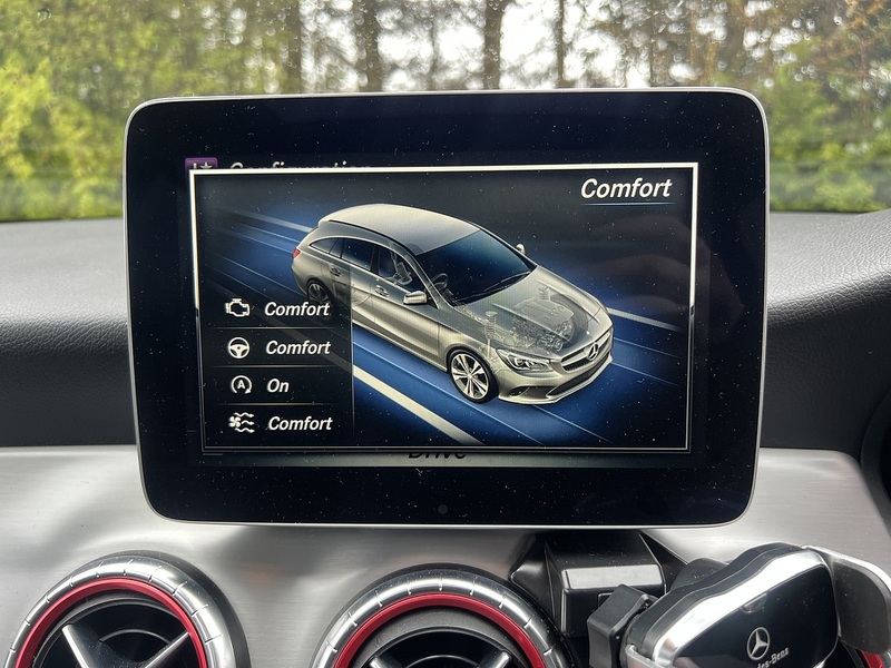 Mercedes-Benz Cla Cla 180 Amg Line Premium Plus - U11872