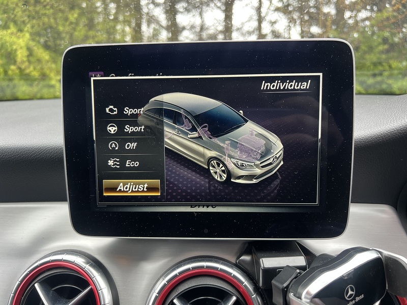 Mercedes-Benz Cla Cla 180 Amg Line Premium Plus - U11872