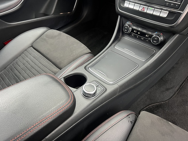 Mercedes-Benz Cla Cla 180 Amg Line Premium Plus - U11872