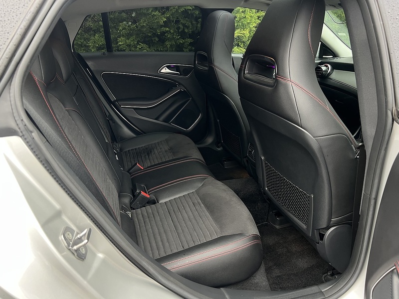 Mercedes-Benz Cla Cla 180 Amg Line Premium Plus - U11872