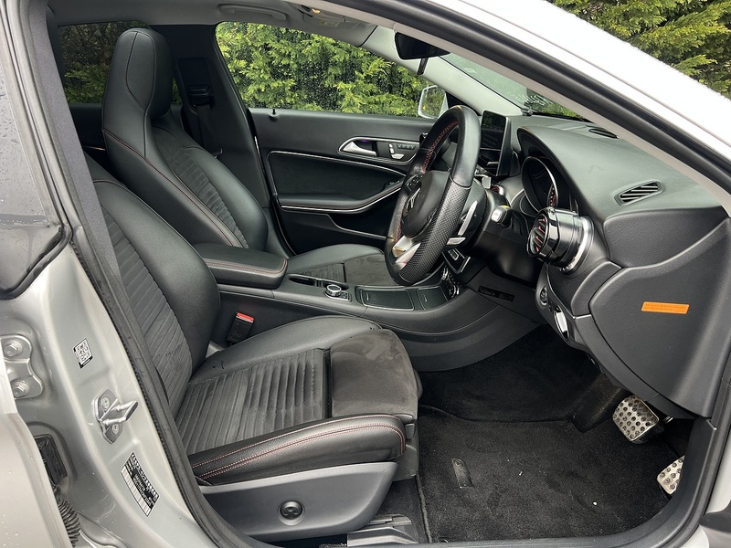 Mercedes-Benz Cla Cla 180 Amg Line Premium Plus - U11872