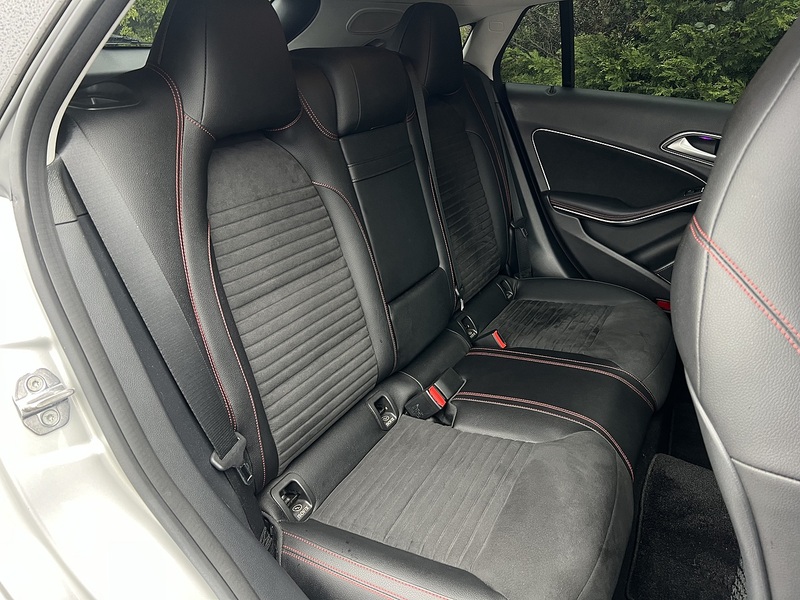 Mercedes-Benz Cla Cla 180 Amg Line Premium Plus - U11872