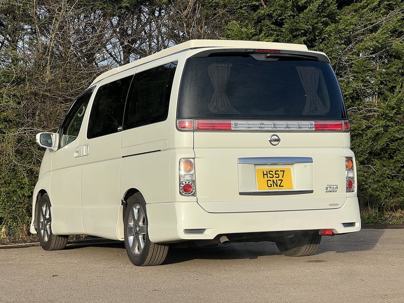 Nissan Elgrand 250 Highway Star Urban Selection - U11878