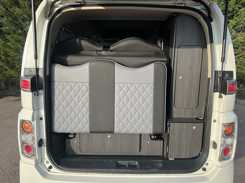 Nissan Elgrand 250 Highway Star Urban Selection - U11878